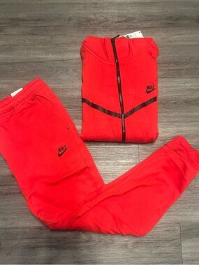 Nike tech XL Bright Red Zip Hoodie & Joggers Set